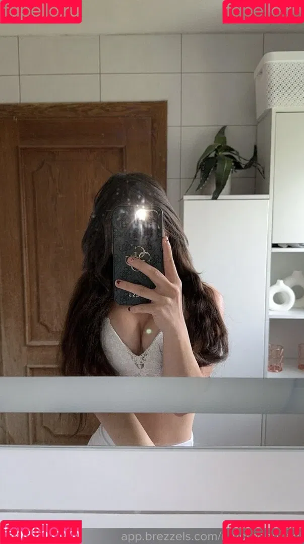 Doreen Gnadi Onlyfans Photo Gallery 