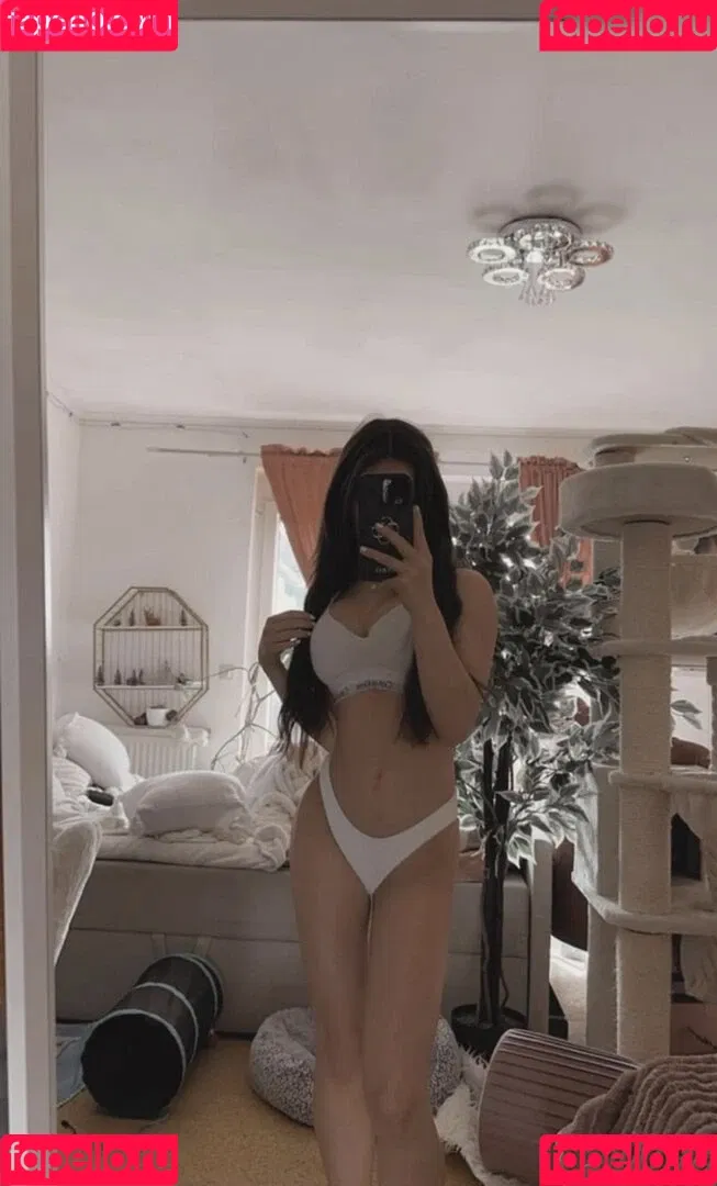 Doreen Gnadi Onlyfans Photo Gallery 