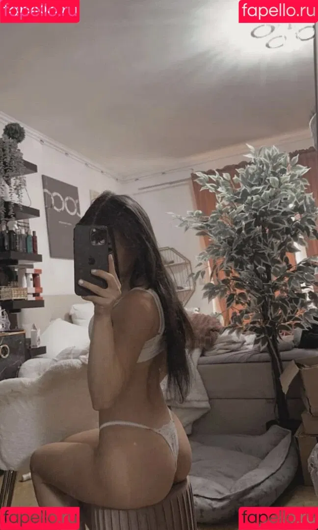 Doreen Gnadi Onlyfans Photo Gallery 