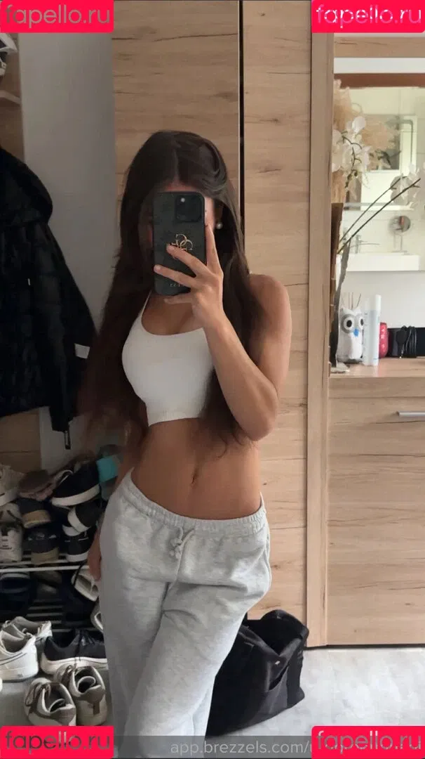 Doreen Gnadi Onlyfans Photo Gallery 