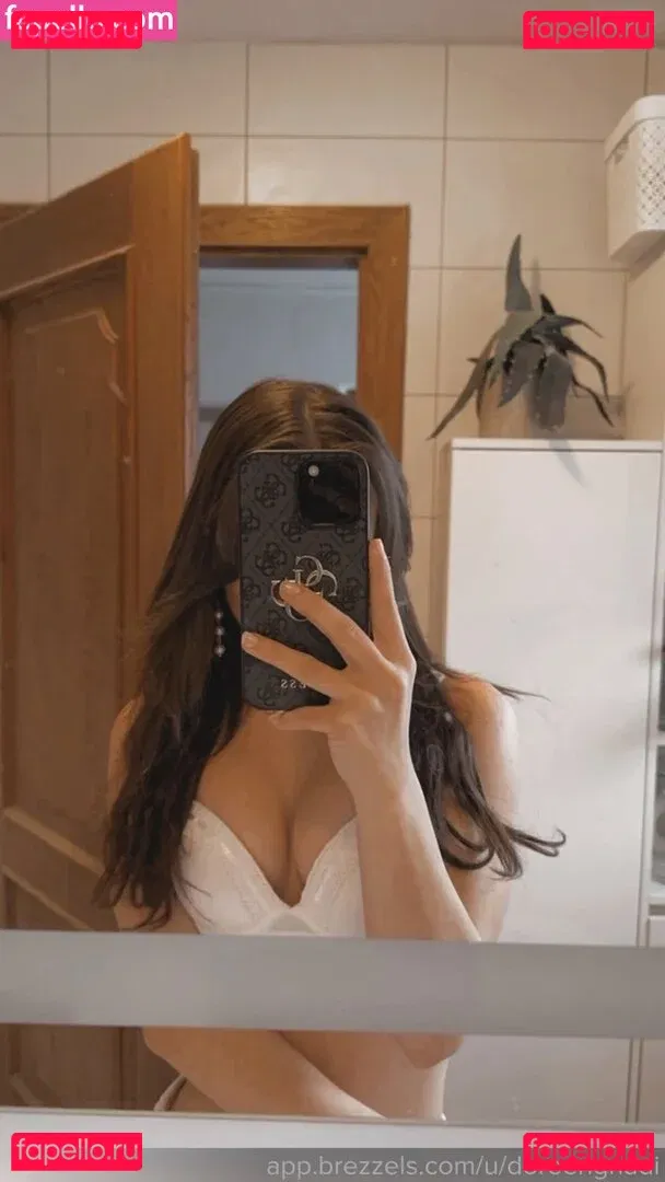 Doreen Gnadi Onlyfans Photo Gallery 