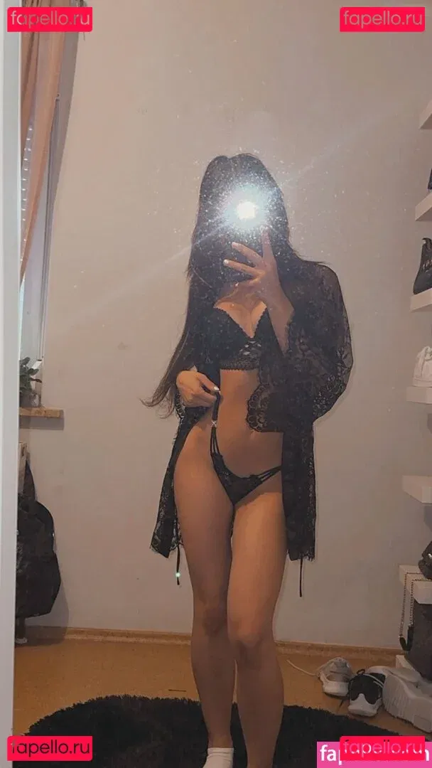 Doreen Gnadi Onlyfans Photo Gallery 