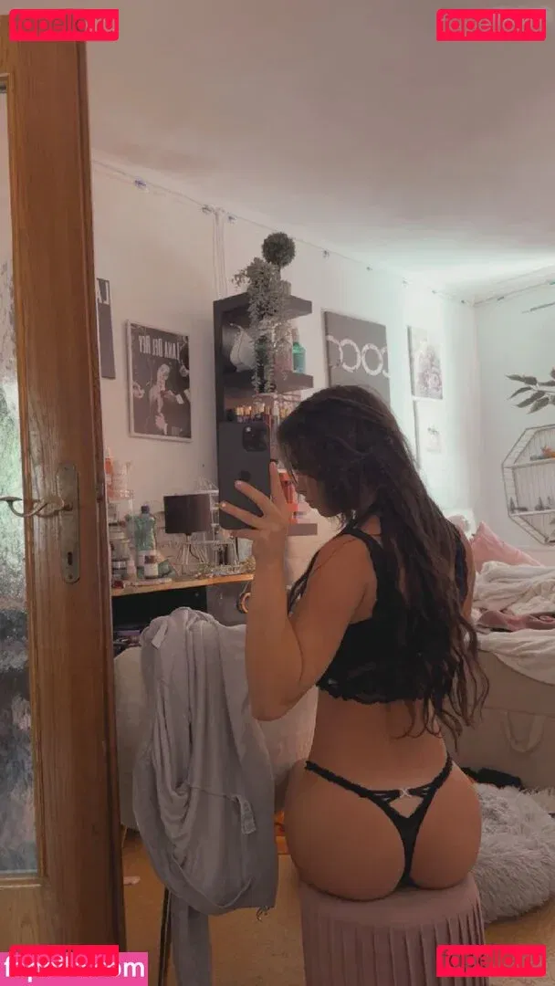 Doreen Gnadi Onlyfans Photo Gallery 