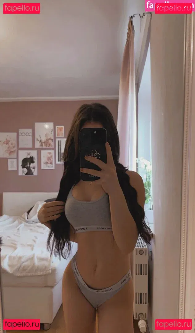 Doreen Gnadi Onlyfans Photo Gallery 