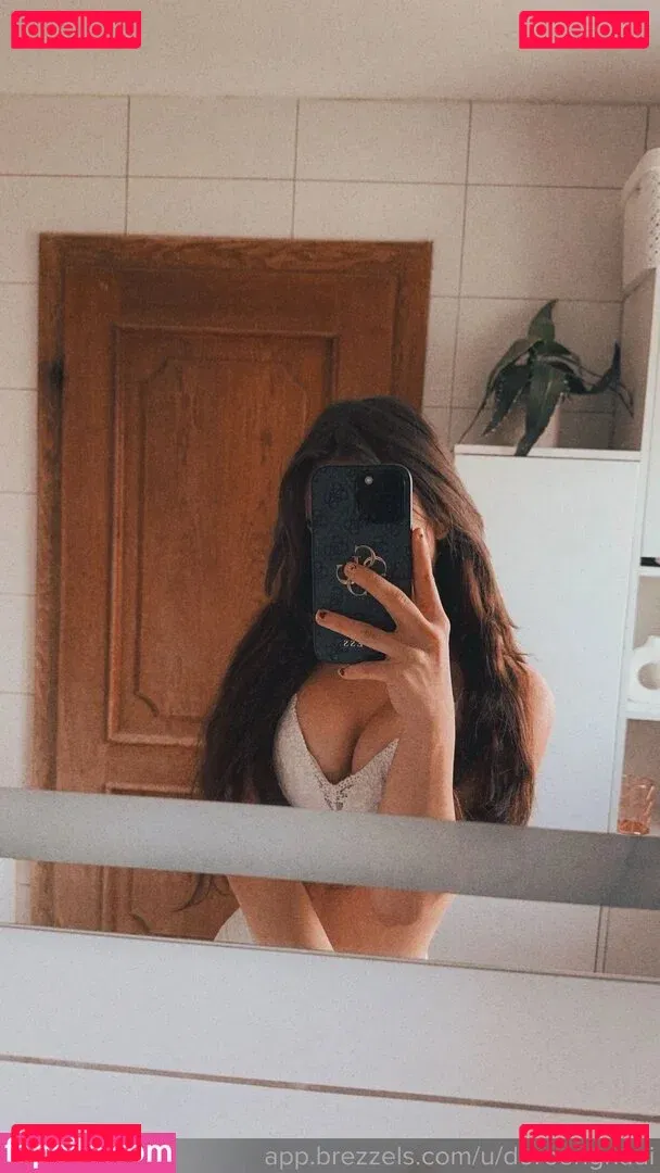 Doreen Gnadi Onlyfans Photo Gallery 