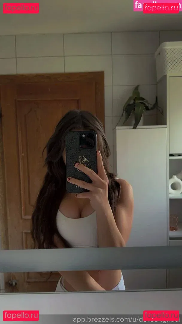 Doreen Gnadi Onlyfans Photo Gallery 