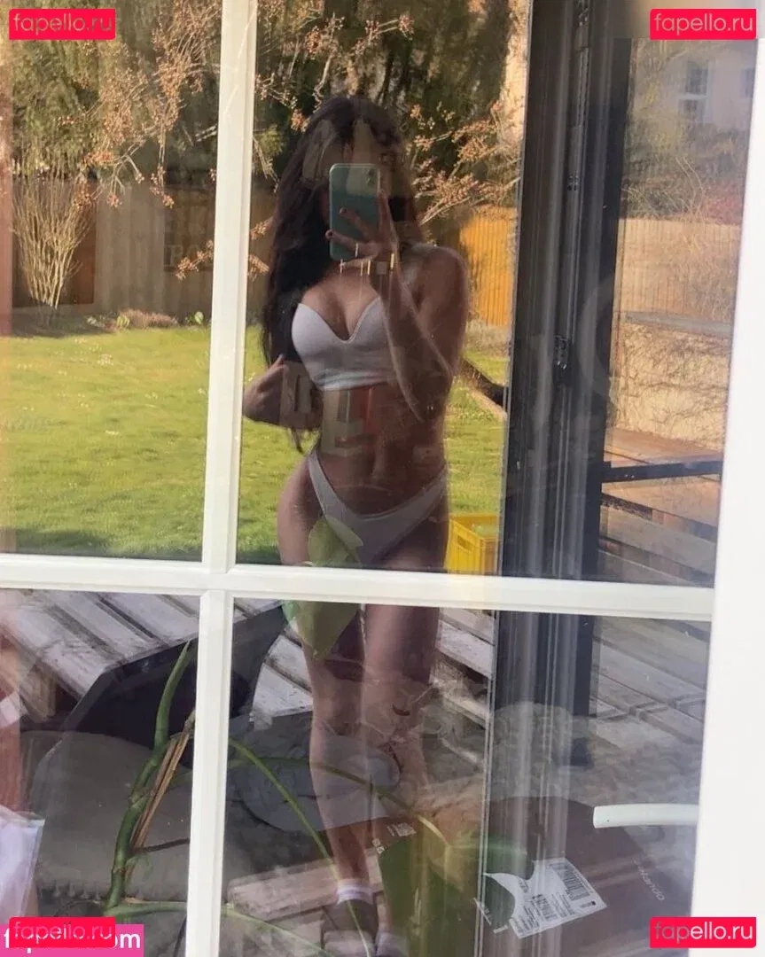 Doreen Gnadi Onlyfans Photo Gallery 