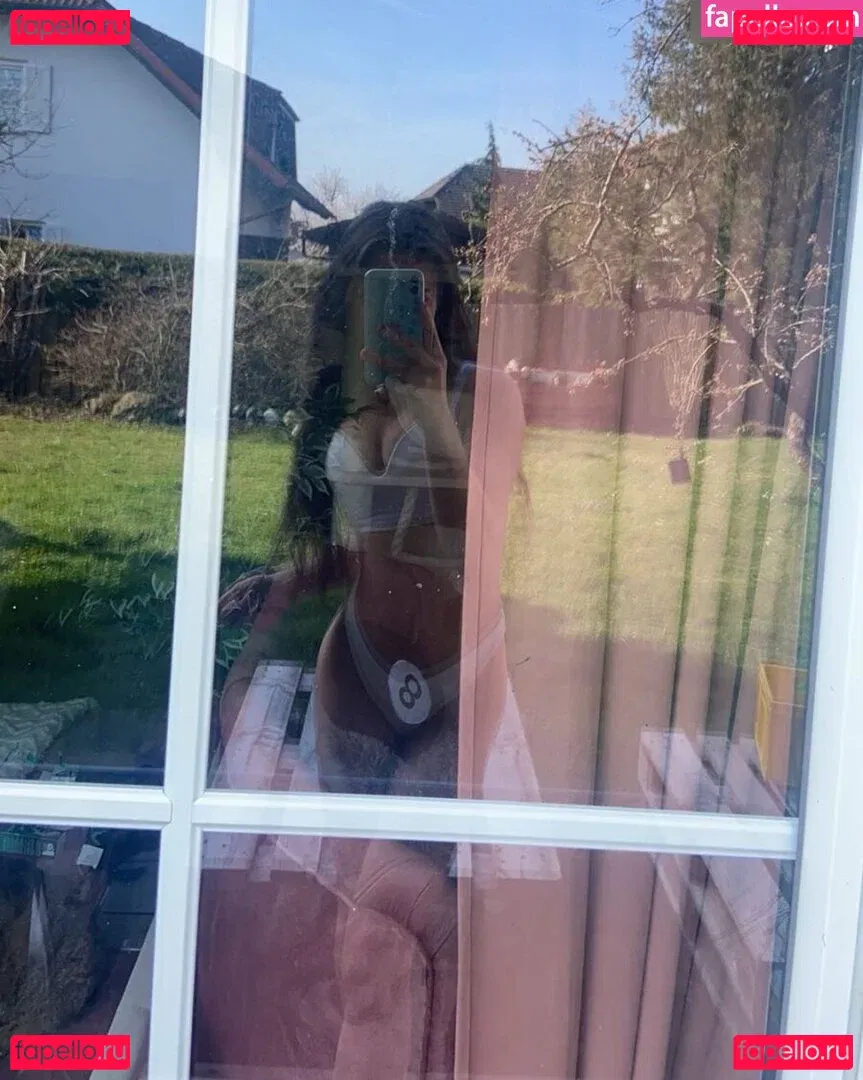 Doreen Gnadi Onlyfans Photo Gallery 