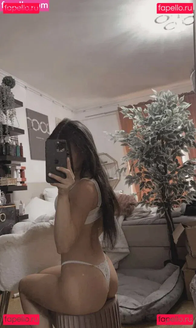 Doreen Gnadi Onlyfans Photo Gallery 