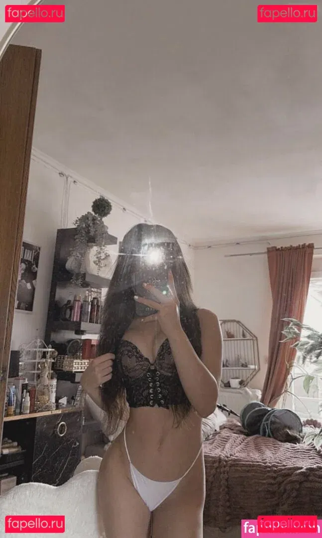 Doreen Gnadi Onlyfans Photo Gallery 