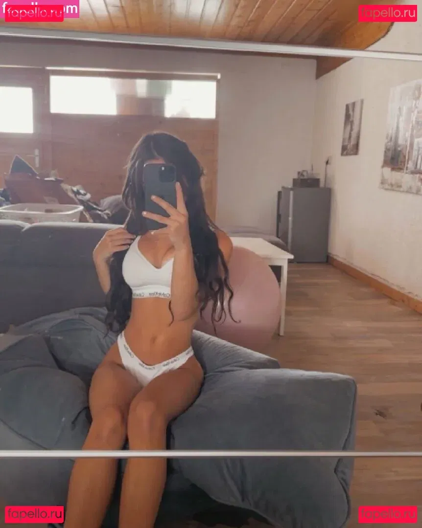 Doreen Gnadi Onlyfans Photo Gallery 