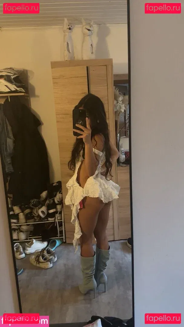 Doreen Gnadi Onlyfans Photo Gallery 