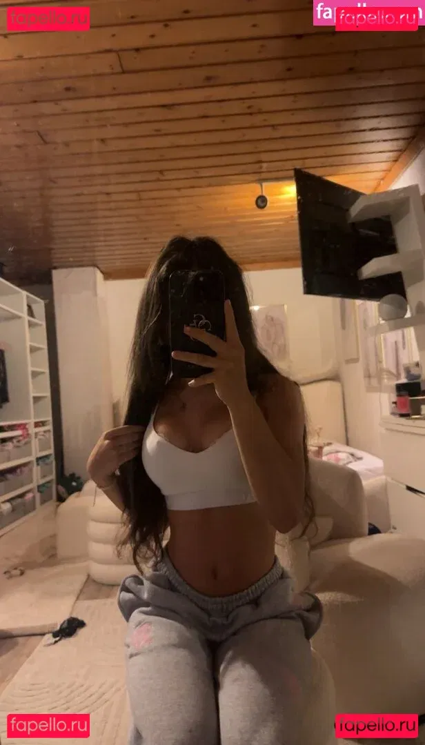 Doreen Gnadi Onlyfans Photo Gallery 