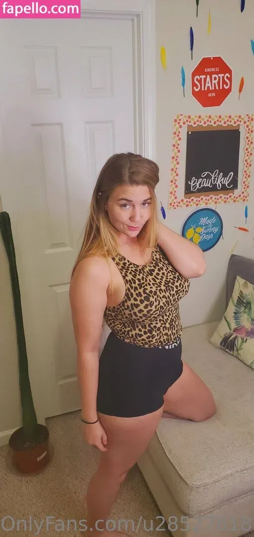 u285276183 Onlyfans Photo Gallery 