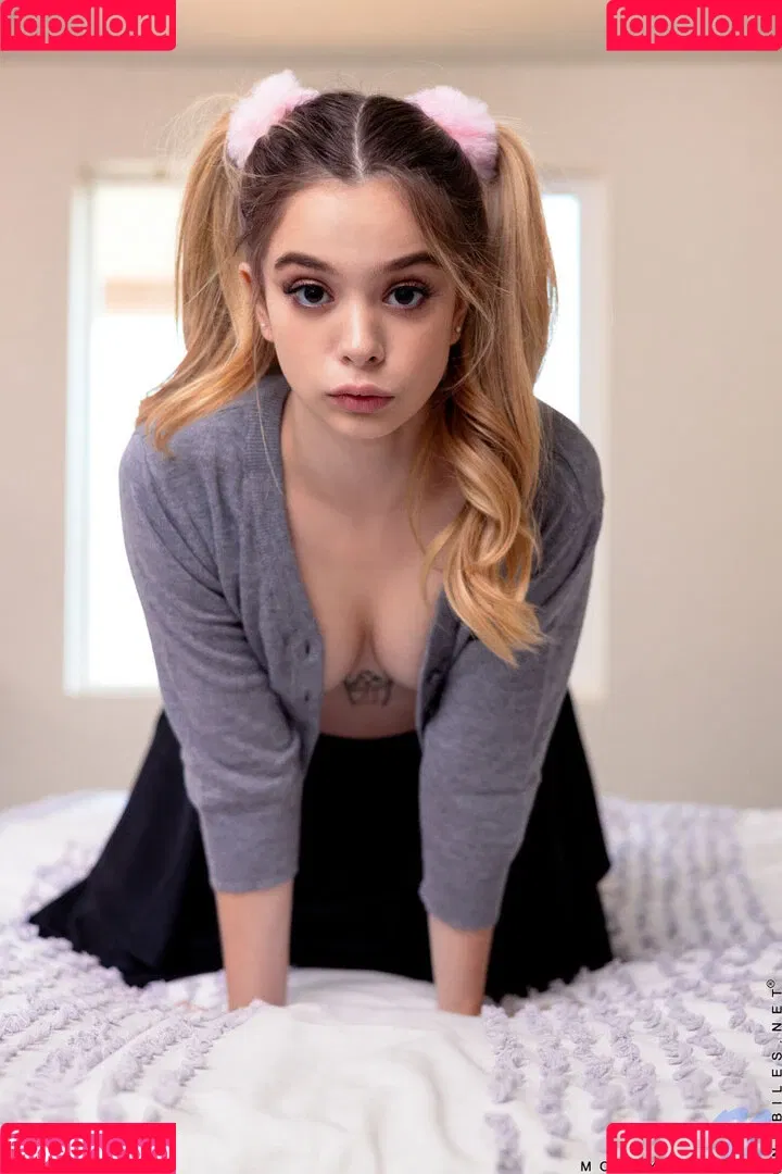 Molly Little Onlyfans Photo Gallery 