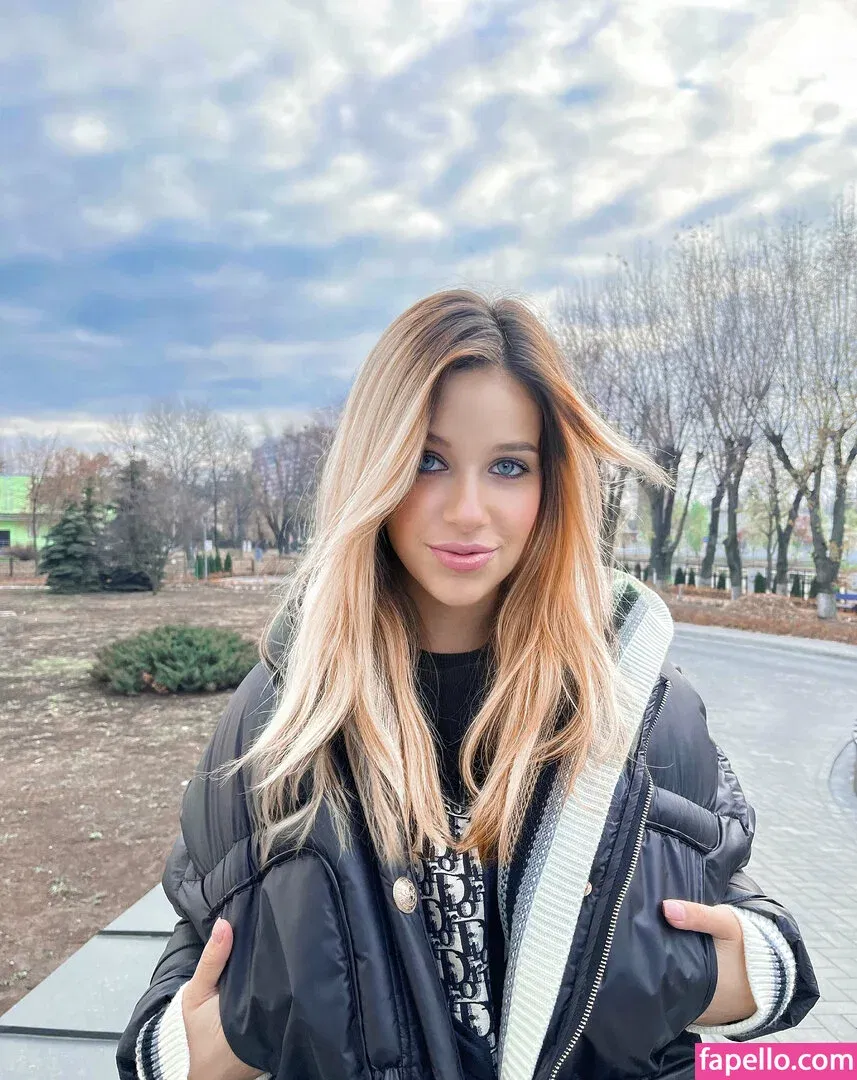 meelafree Onlyfans Photo Gallery 