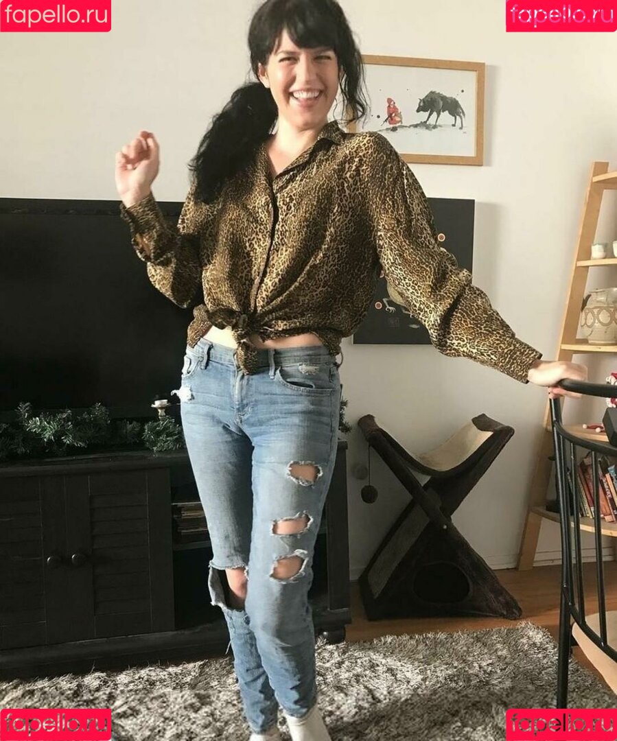 Emily Axford Onlyfans Photo Gallery 