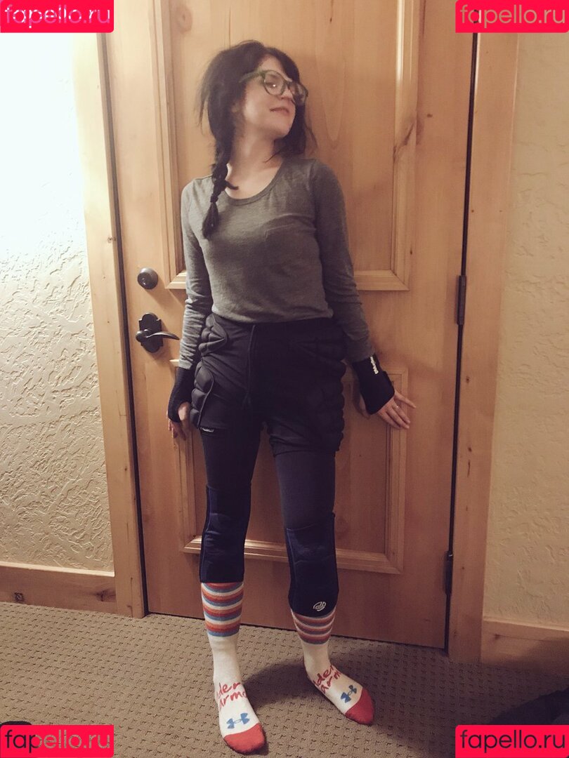 Emily Axford Onlyfans Photo Gallery 