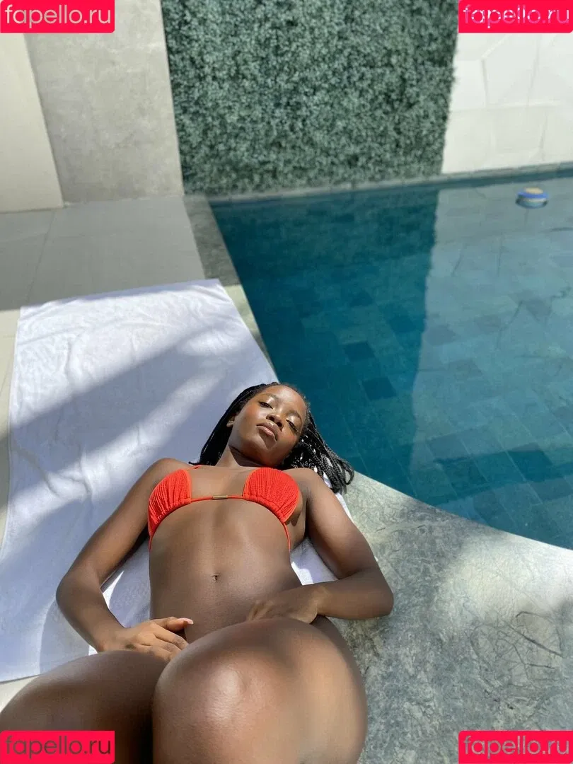 Clara Moneke Onlyfans Photo Gallery 