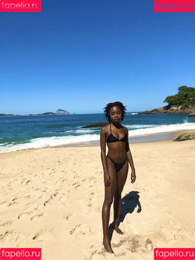 Clara Moneke Onlyfans Photo Gallery 