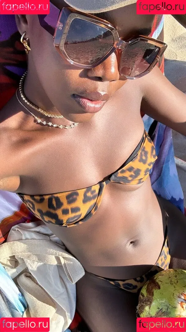 Clara Moneke Onlyfans Photo Gallery 