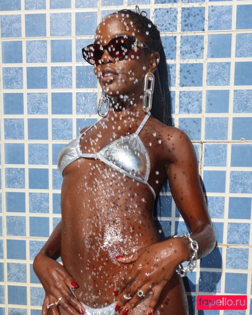Clara Moneke Nude Onlyfans Photo 10