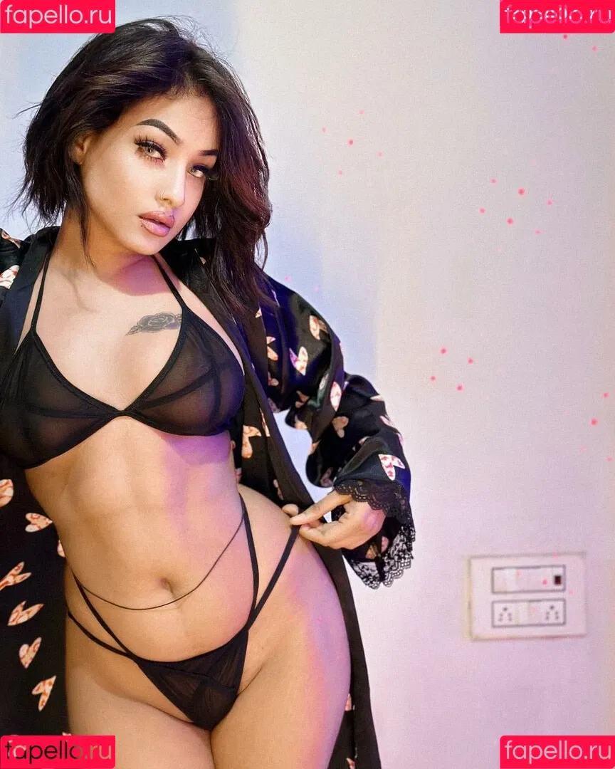 Dilnoor Sarna Onlyfans Photo Gallery 
