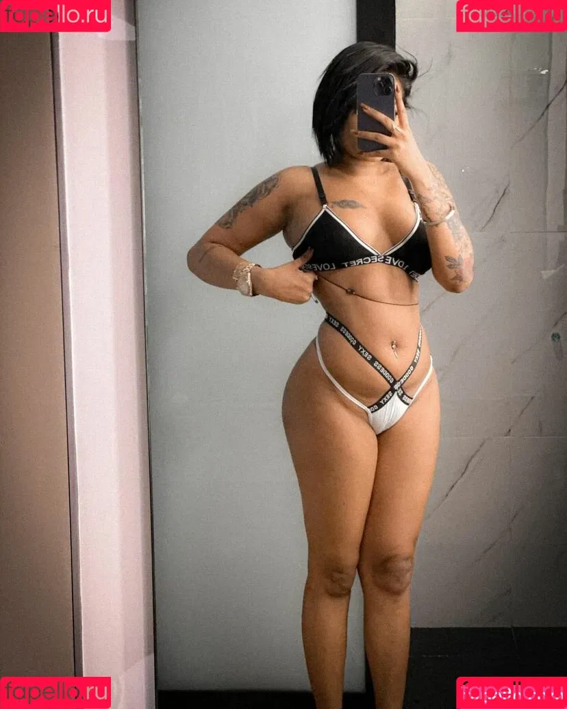 Dilnoor Sarna Onlyfans Photo Gallery 