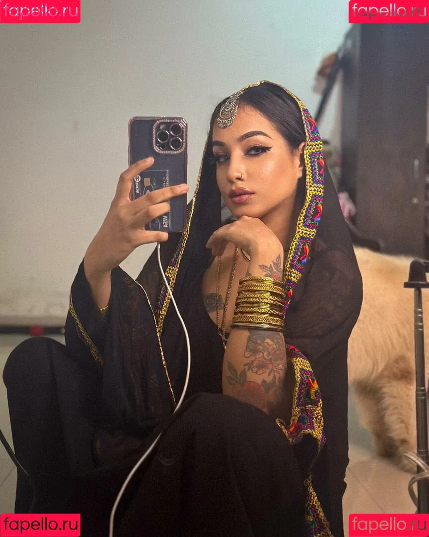 Dilnoor Sarna Onlyfans Photo Gallery 