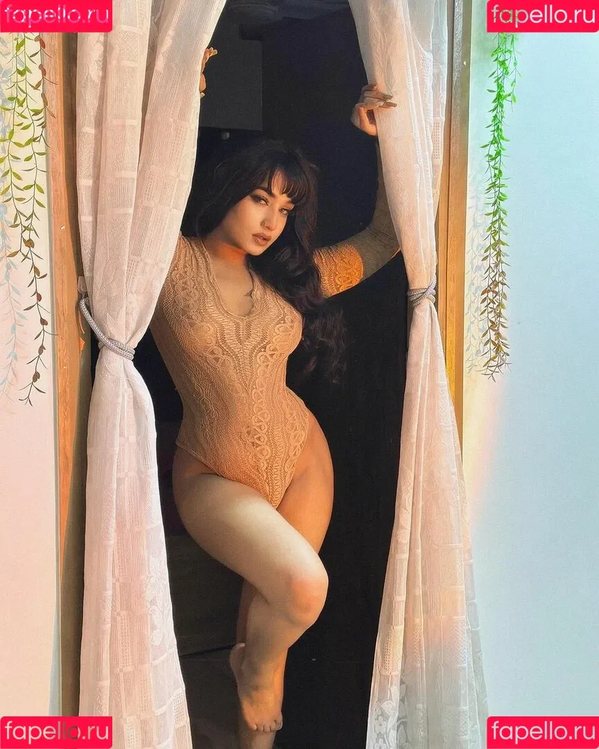 Dilnoor Sarna Onlyfans Photo Gallery 