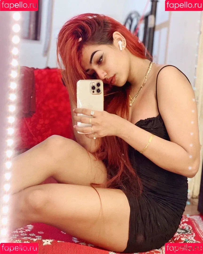 Dilnoor Sarna Onlyfans Photo Gallery 