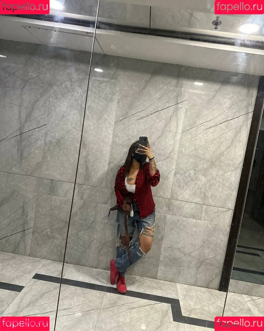Dilnoor Sarna Onlyfans Photo Gallery 