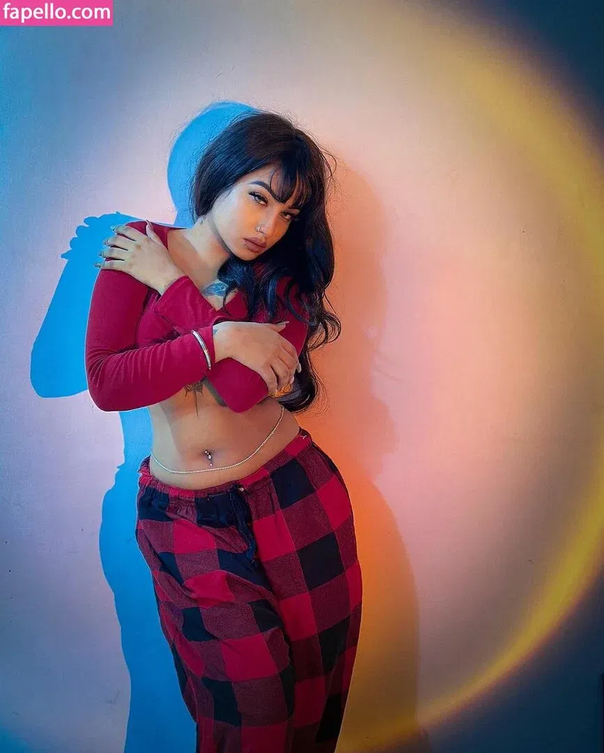 Dilnoor Sarna Onlyfans Photo Gallery 