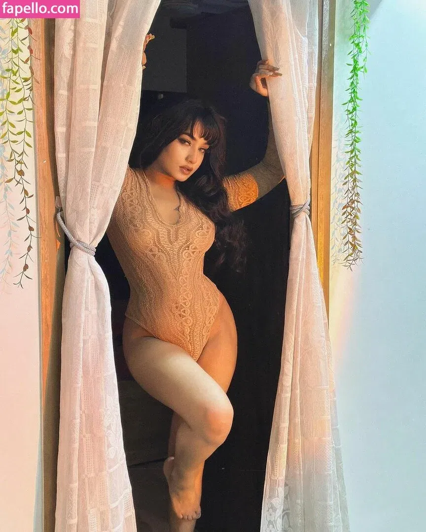 Dilnoor Sarna Onlyfans Photo Gallery 