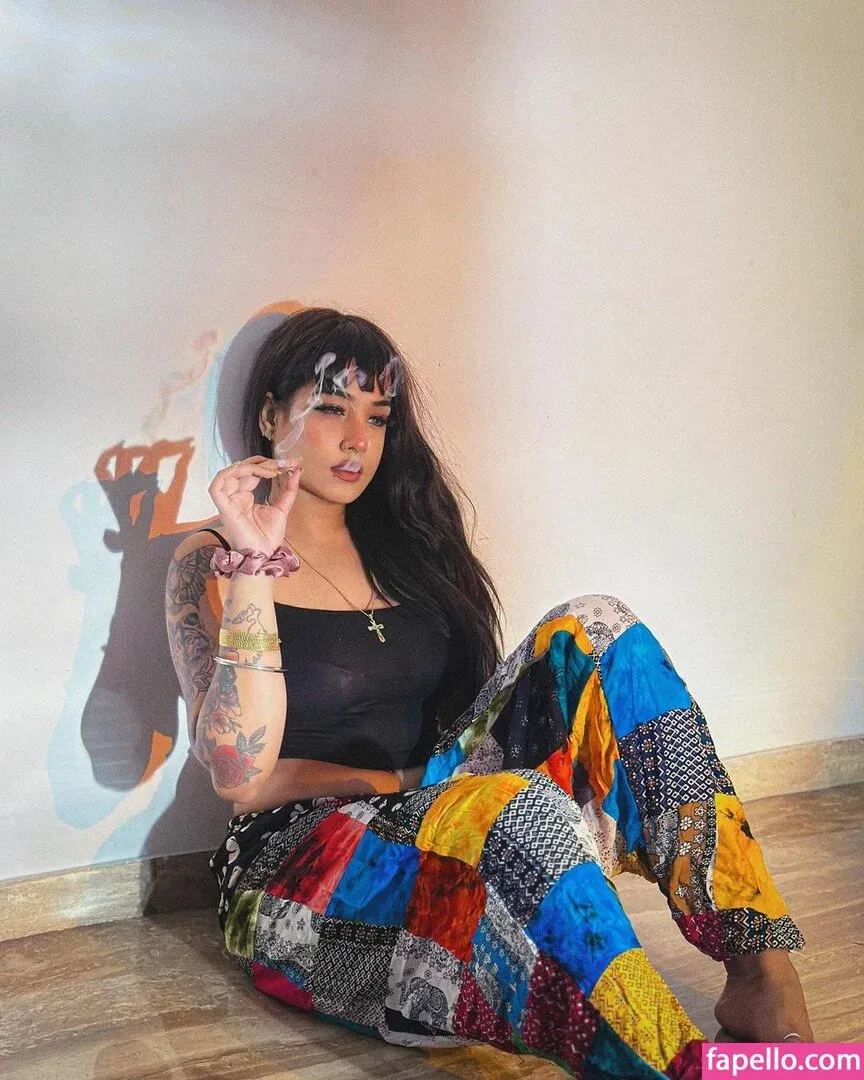 Dilnoor Sarna Onlyfans Photo Gallery 