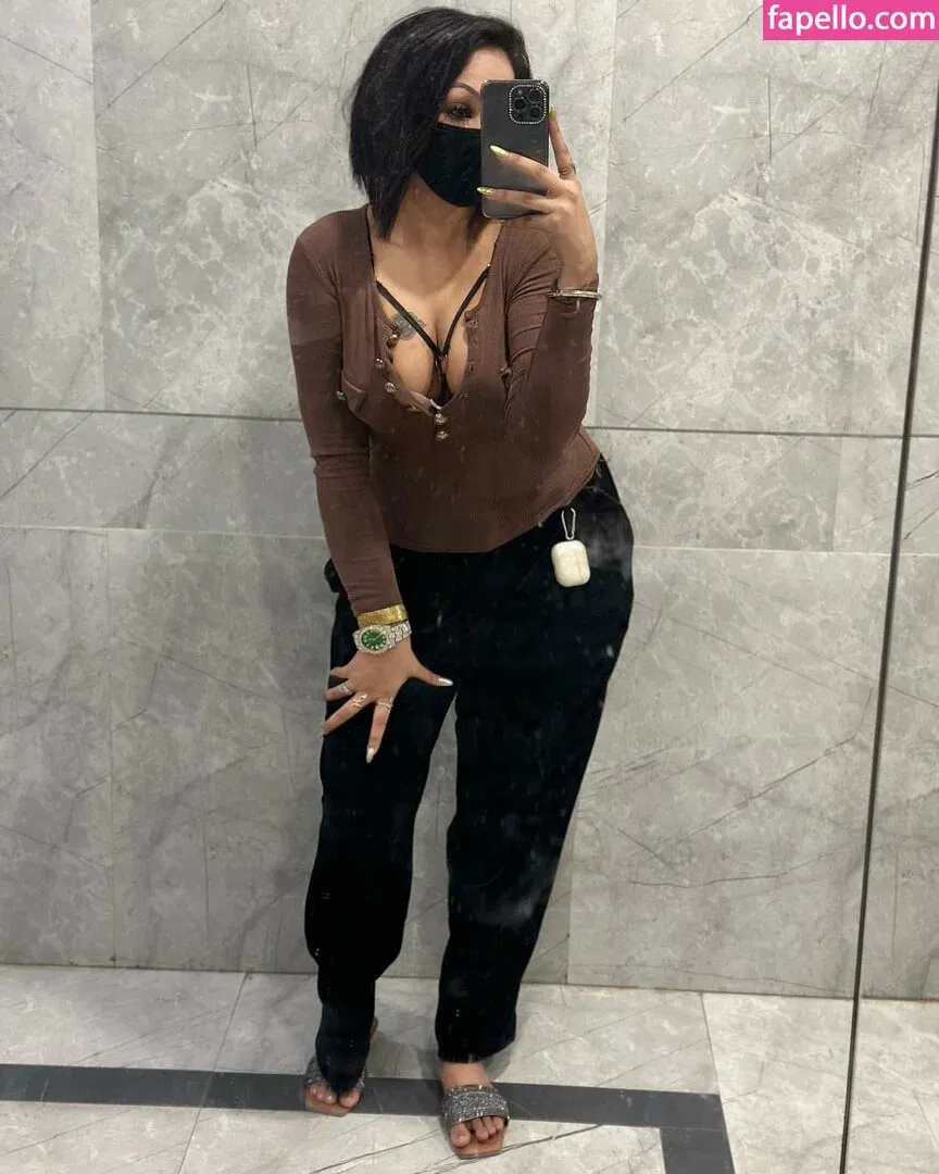 Dilnoor Sarna Onlyfans Photo Gallery 