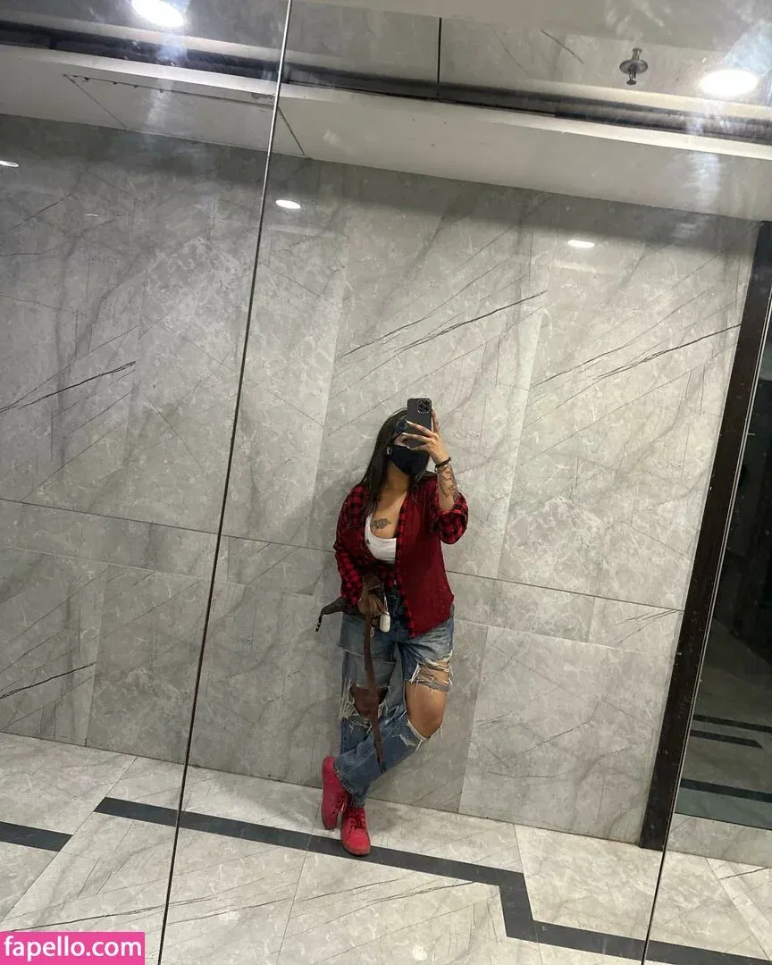 Dilnoor Sarna Onlyfans Photo Gallery 