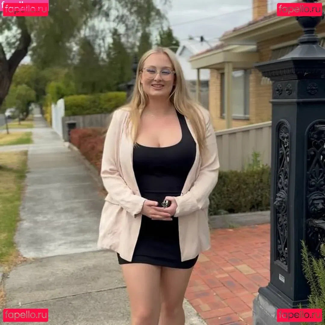 Lucy Adler Onlyfans Photo Gallery 