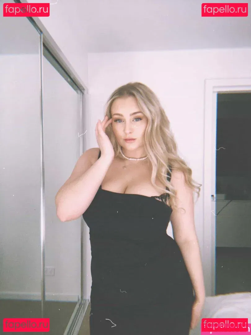 Lucy Adler Onlyfans Photo Gallery 