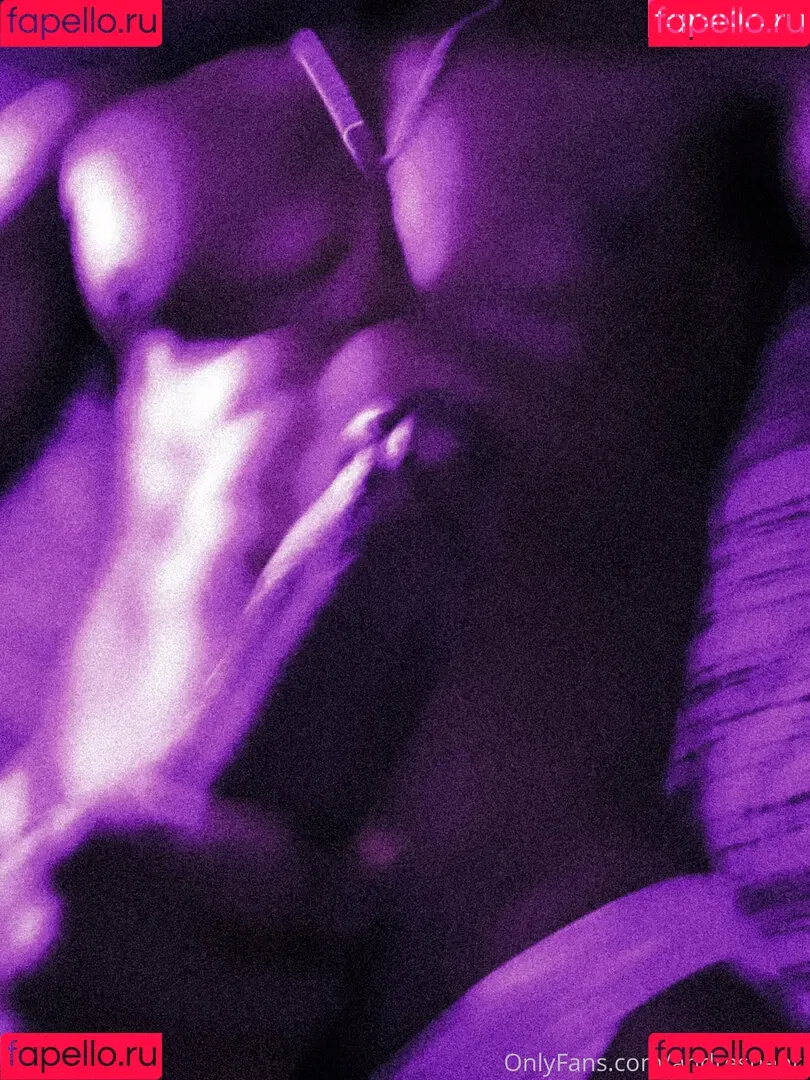 andreshenri Onlyfans Photo Gallery 