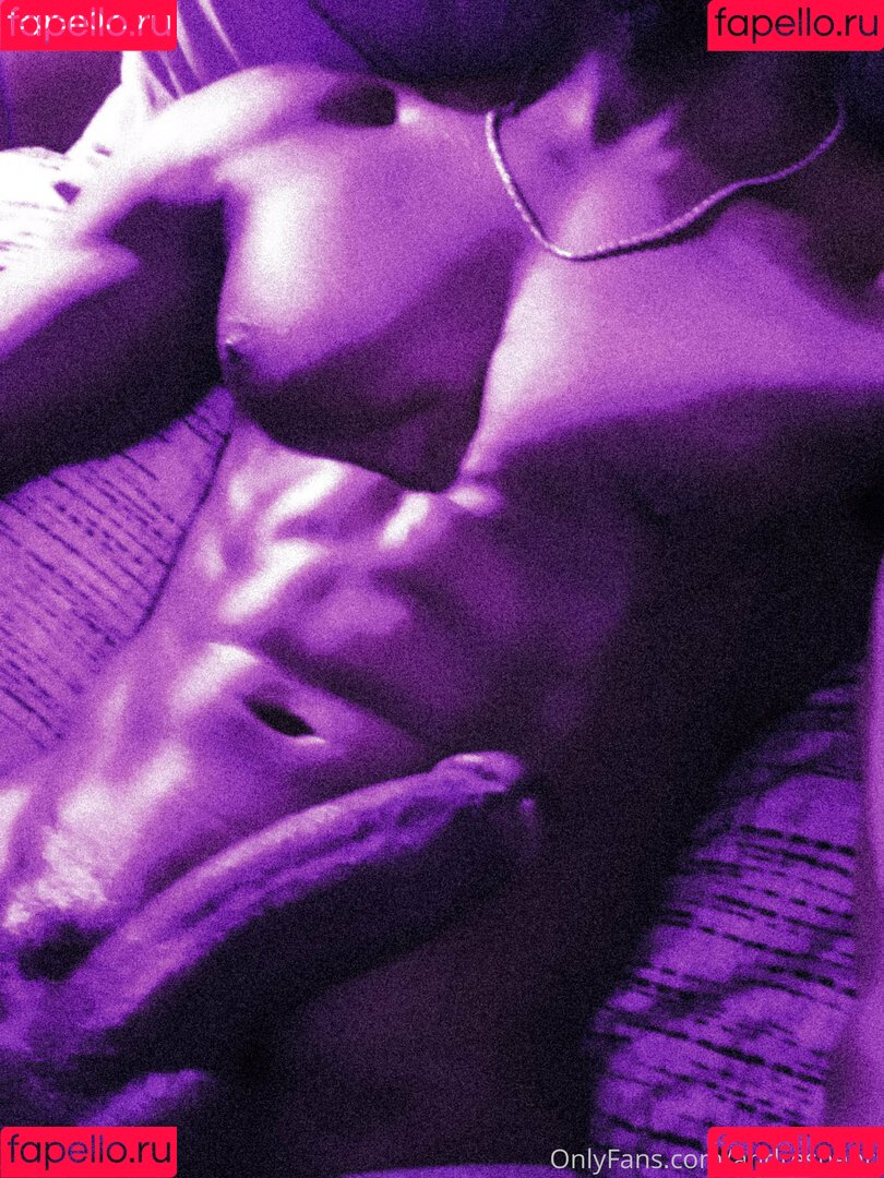 andreshenri Onlyfans Photo Gallery 