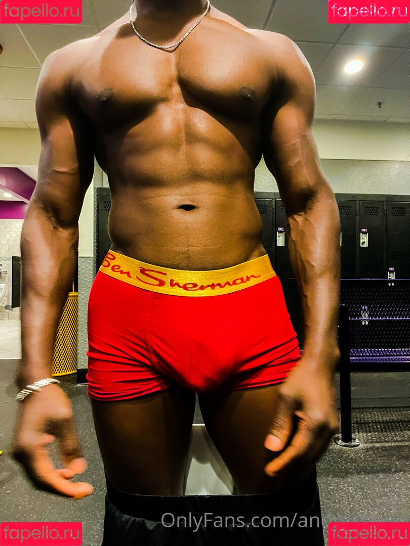 andreshenri Onlyfans Photo Gallery 