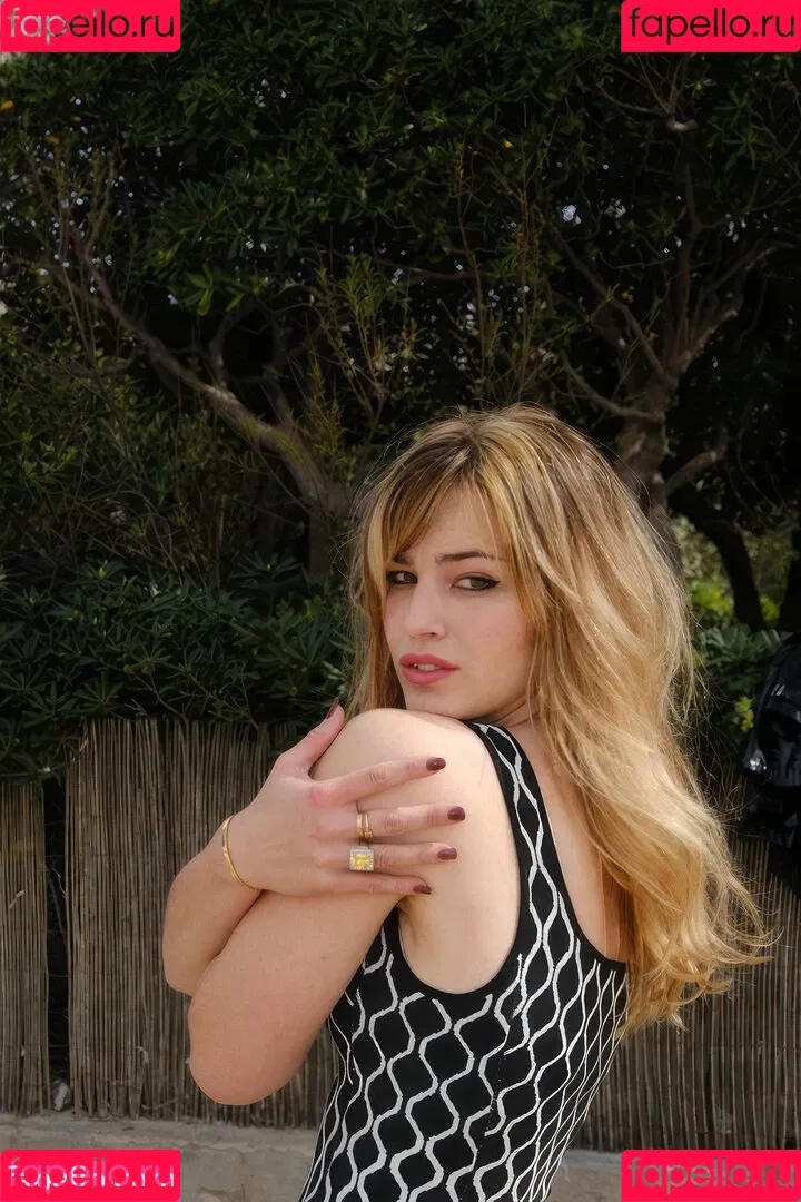 Ameinavan Onlyfans Photo Gallery 