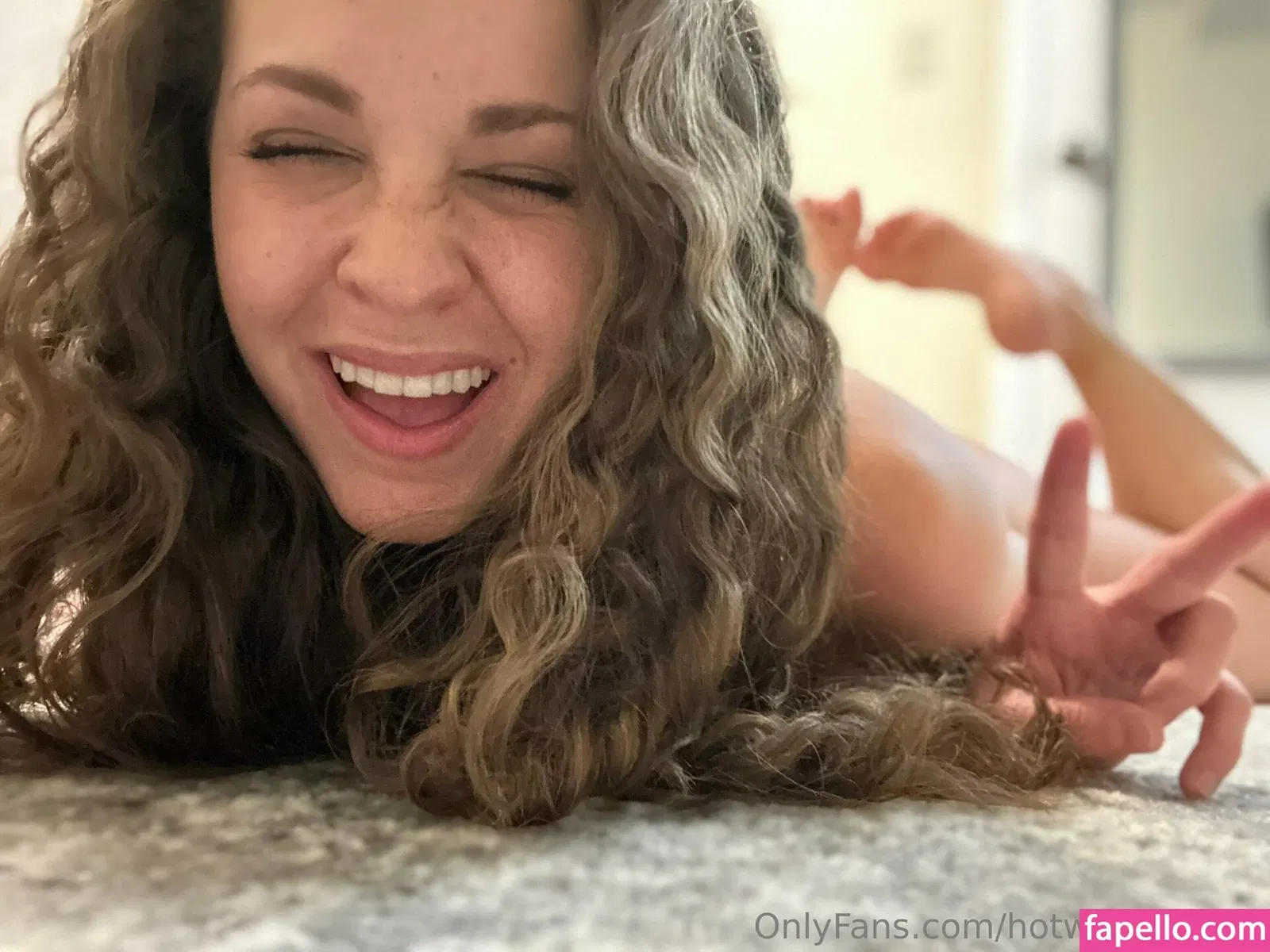 hotwifegrace.2 Onlyfans Photo Gallery 