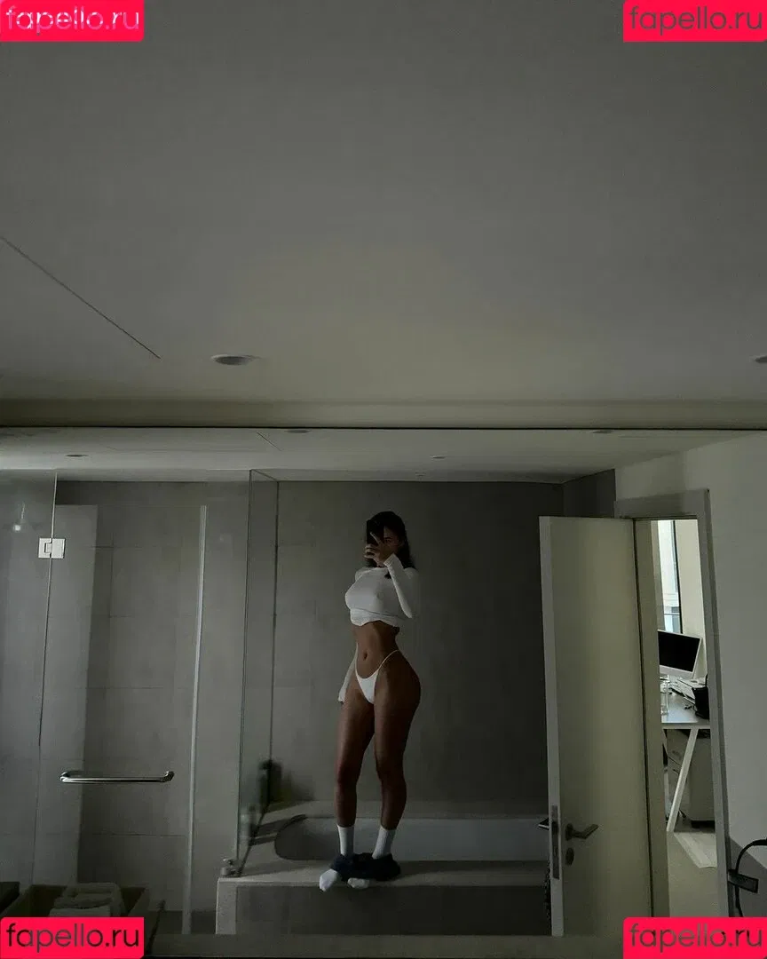 Alina.garage Onlyfans Photo Gallery 