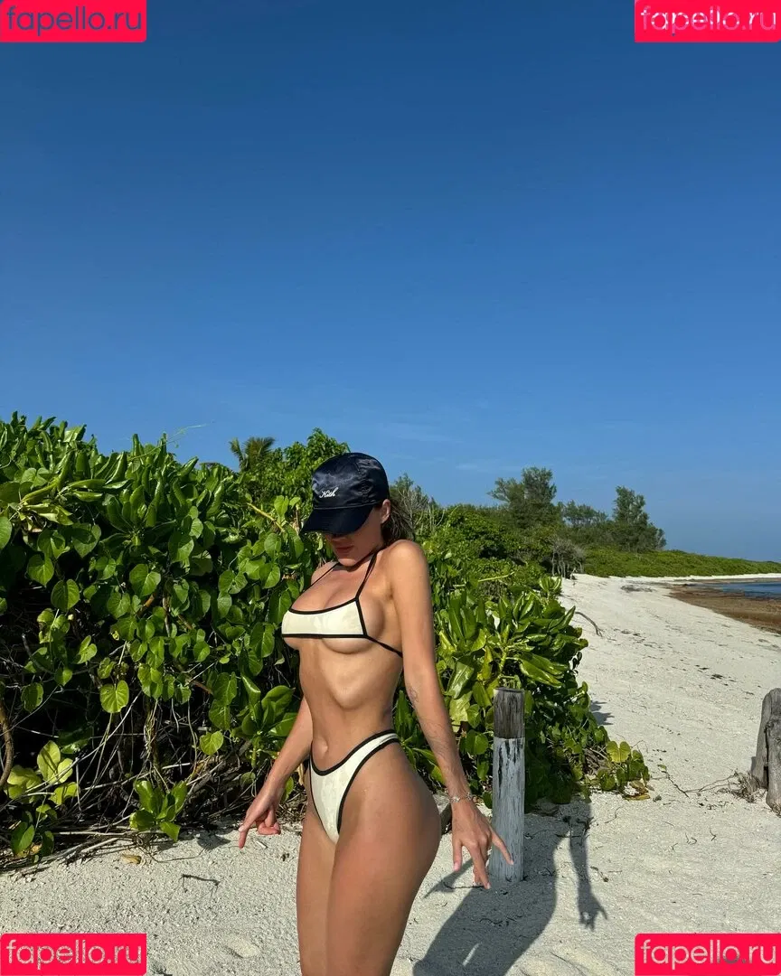 Alina.garage Onlyfans Photo Gallery 