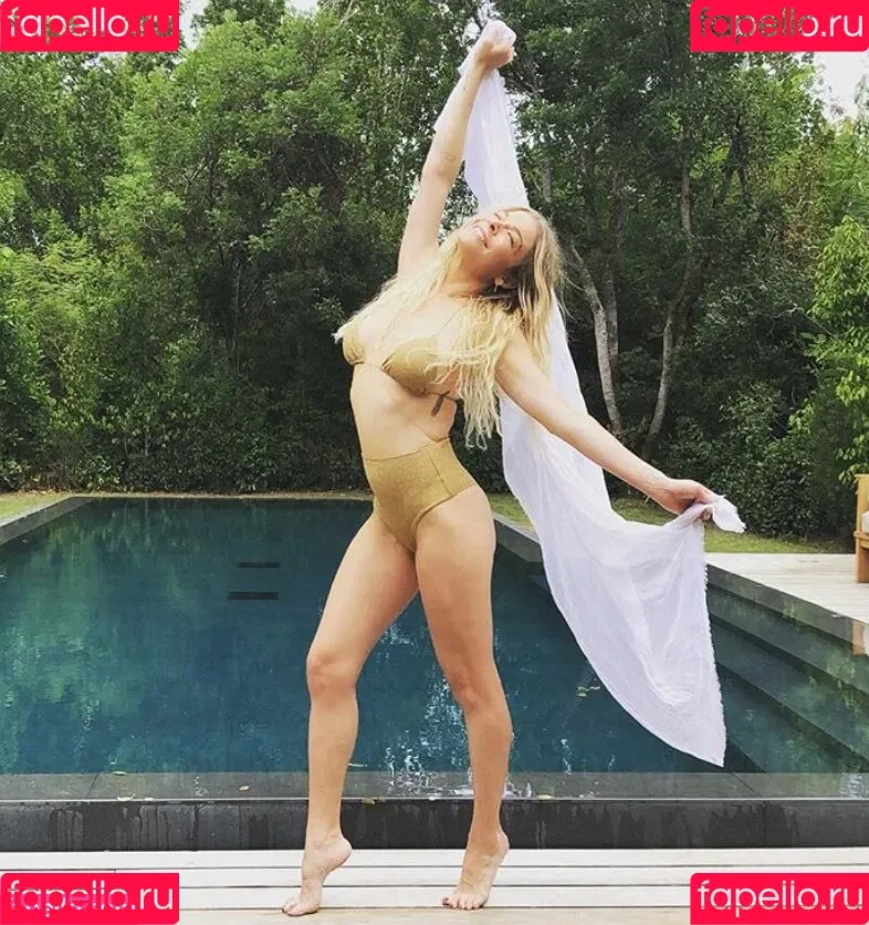 Leann Rimes Onlyfans Photo Gallery 