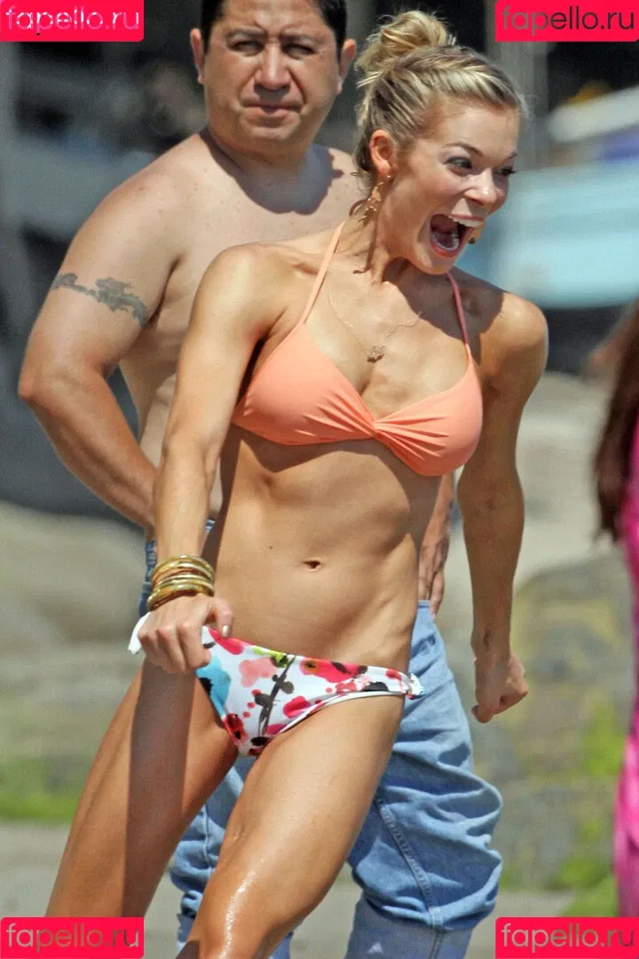Leann Rimes Onlyfans Photo Gallery 