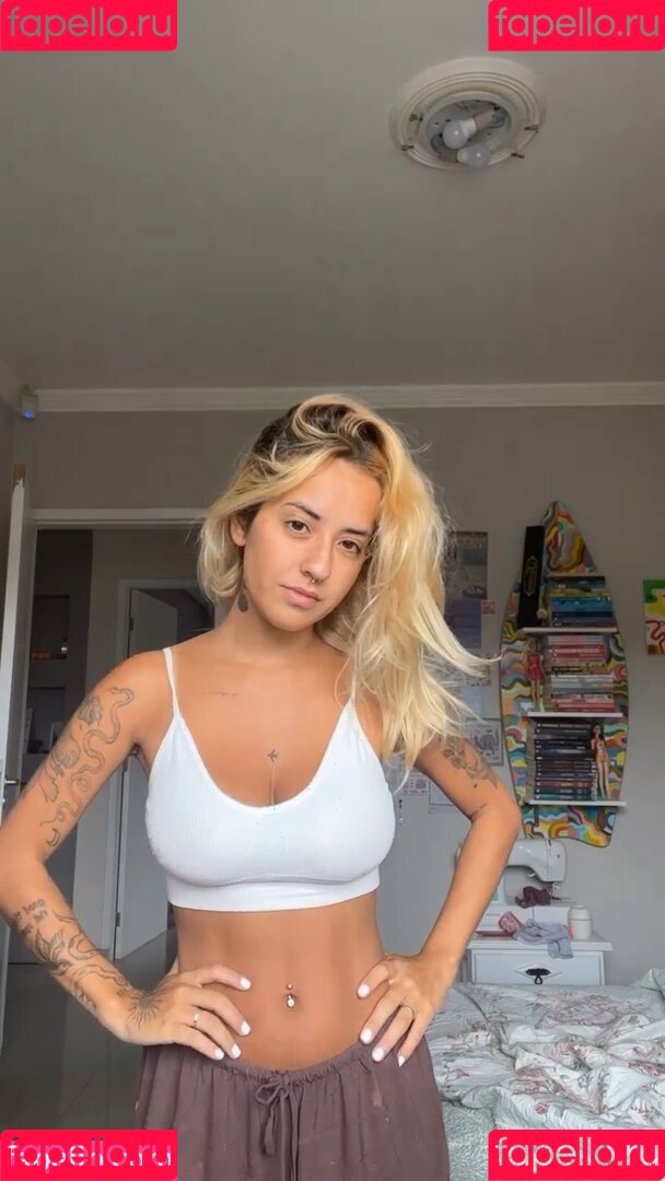 Yara Lore Onlyfans Photo Gallery 