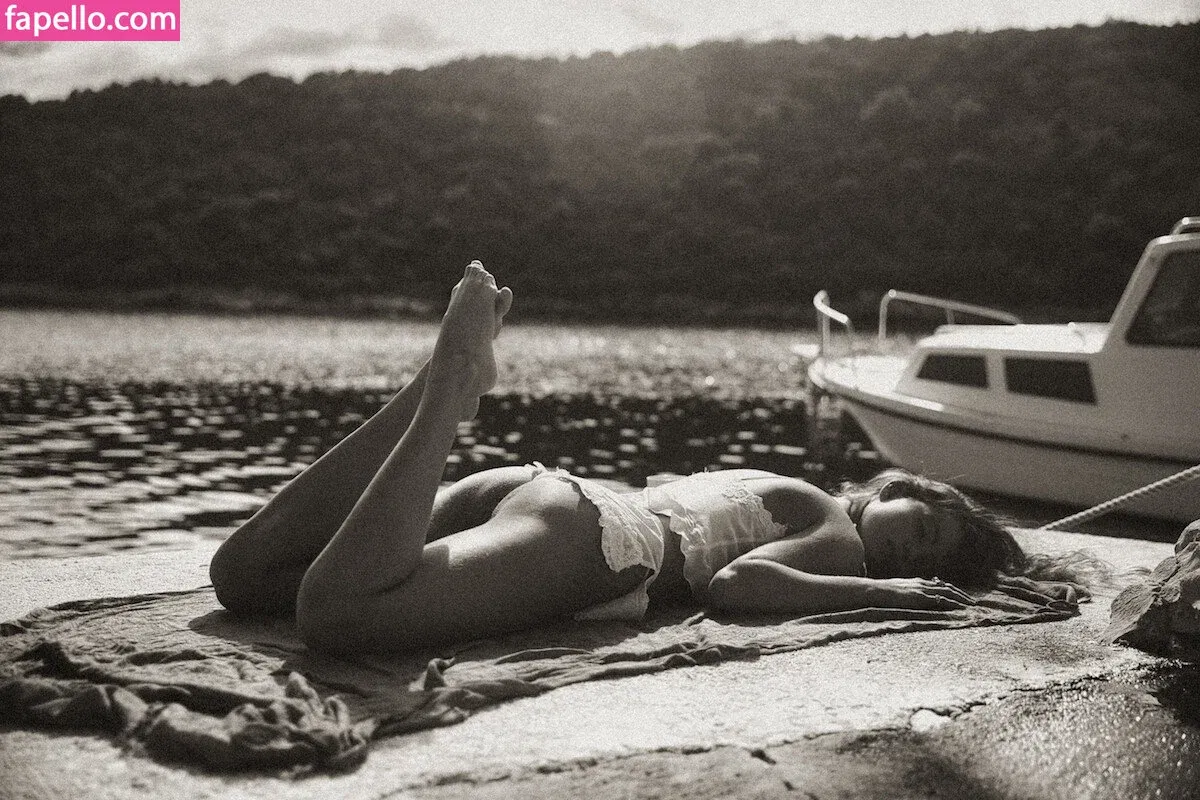 beyondthepinesmagazine Onlyfans Photo Gallery 